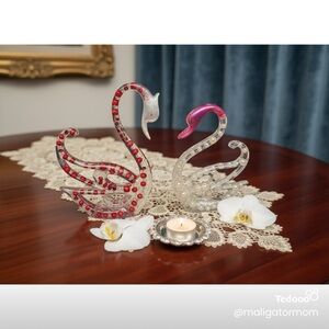 Elegant Crystal Swan Figurines